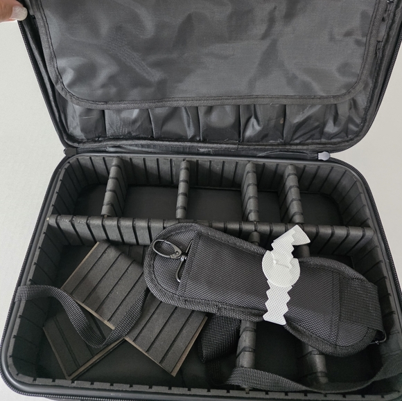 MAKEUP BAG 13x9x4.75 Adjustable Compartment & Strap. NEW - Picture 10 of 13